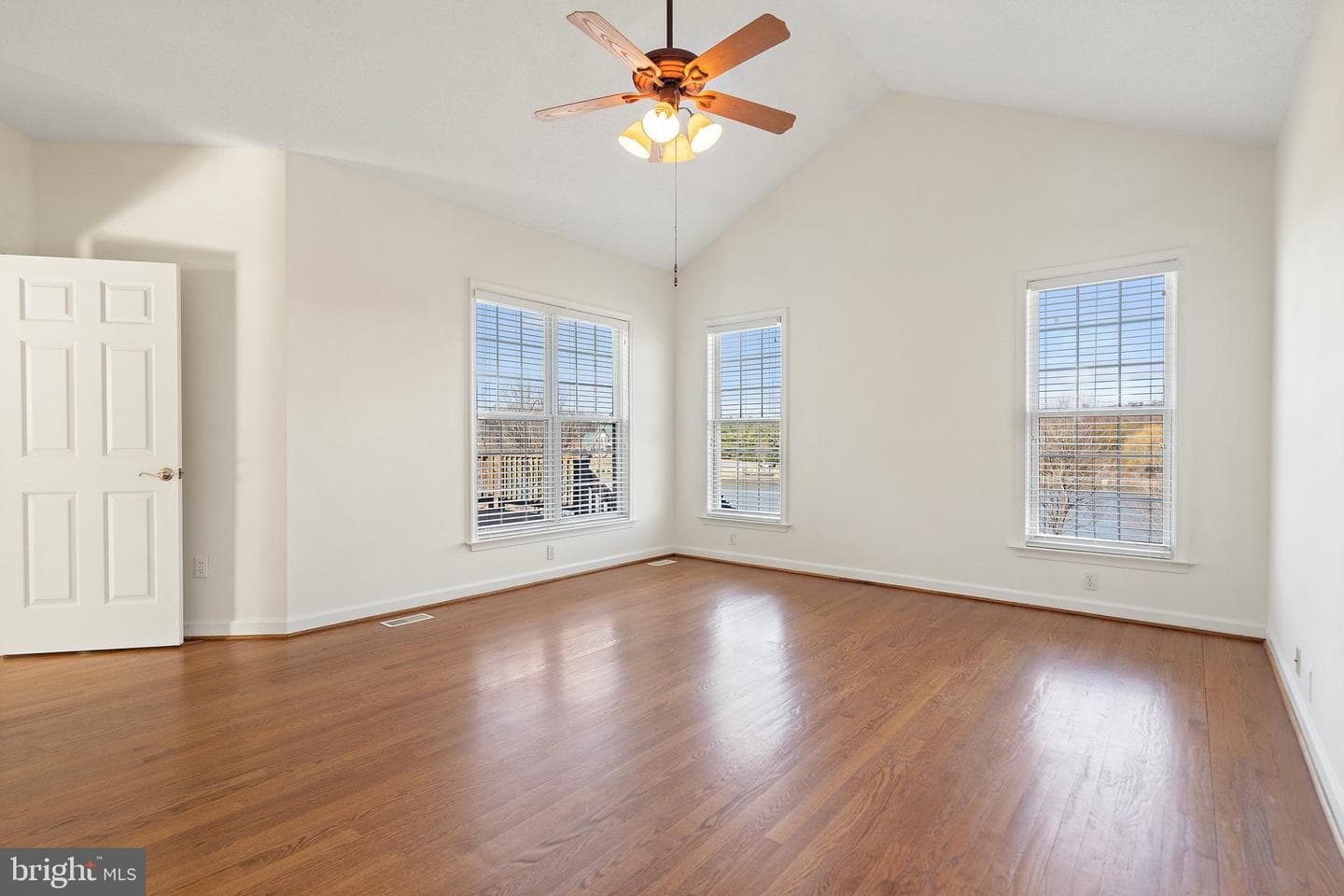 18464 Snaffle Lane photo 37