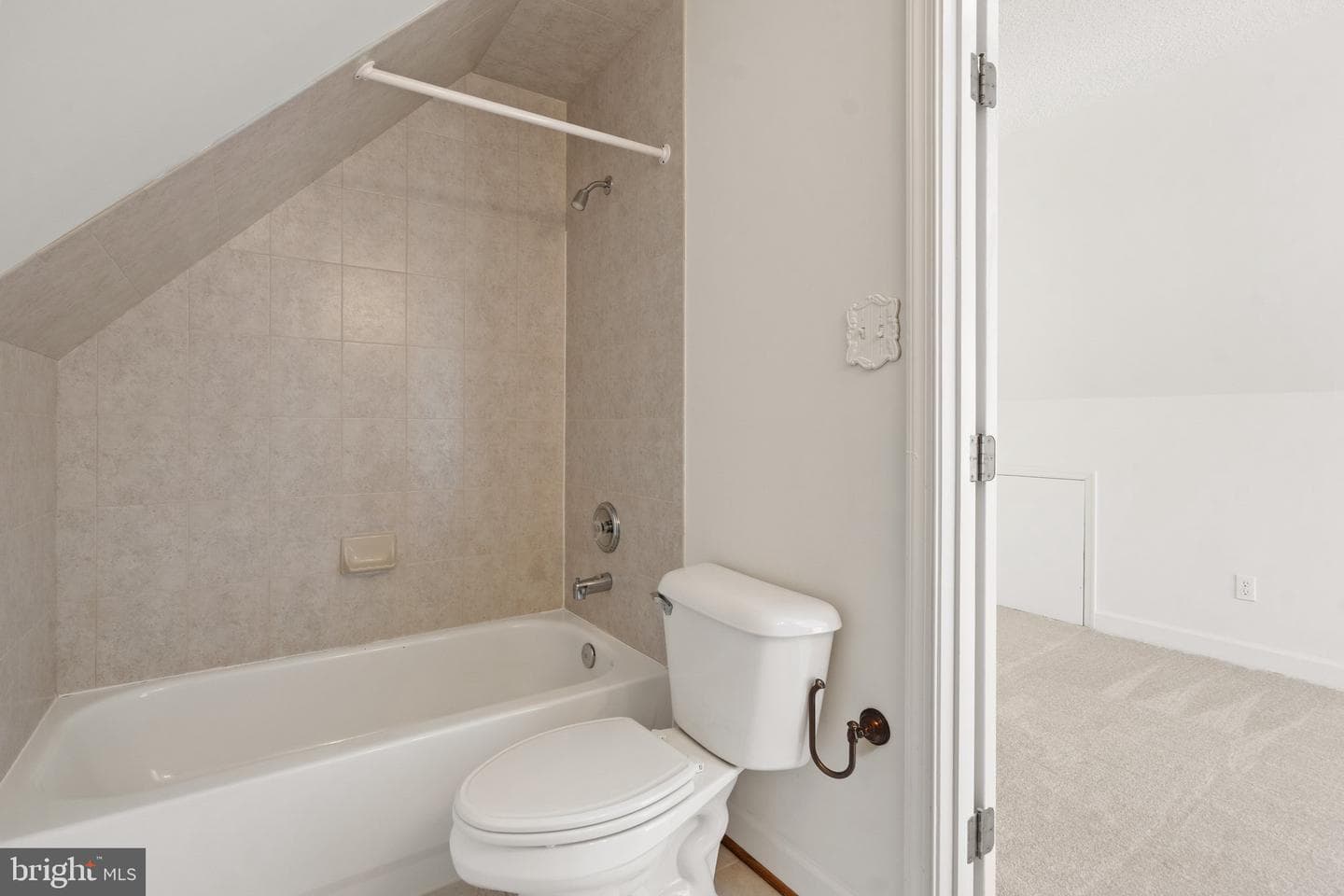 18464 Snaffle Lane photo 50