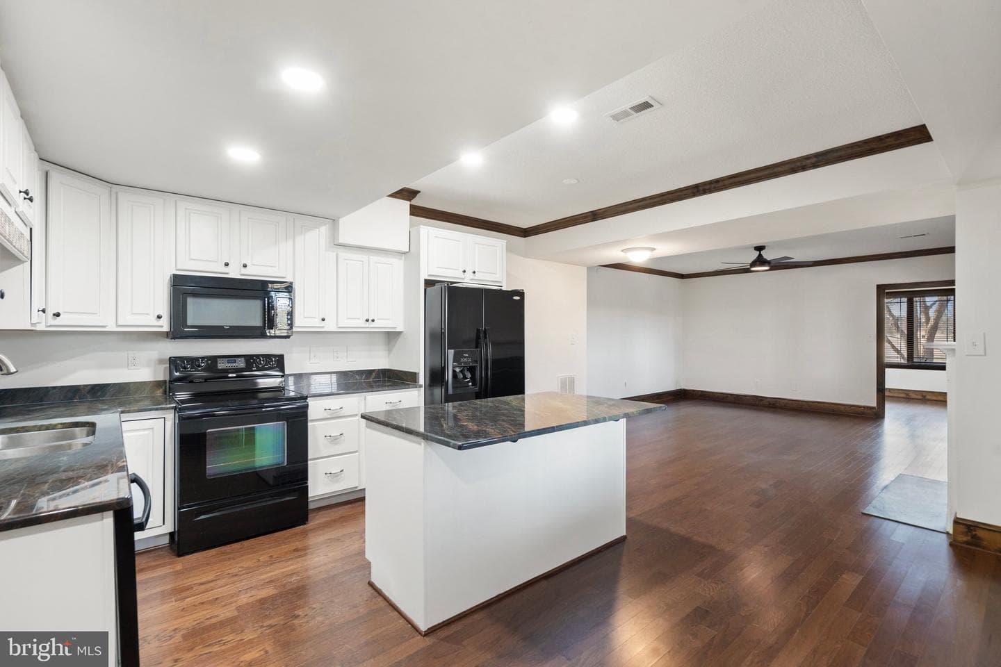 18464 Snaffle Lane photo 55
