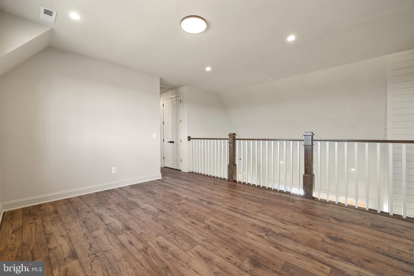 7039 Silk photo 74