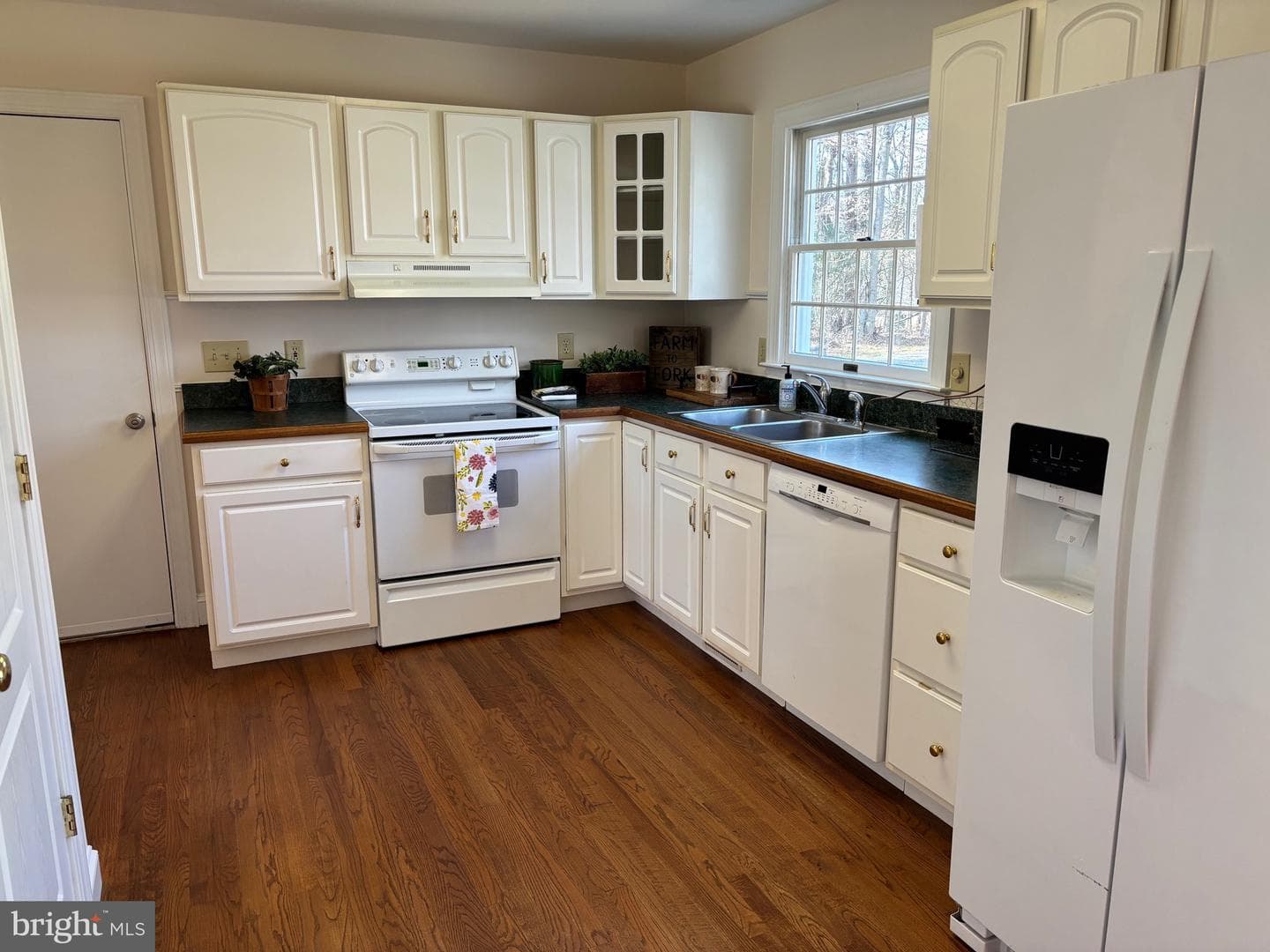 7857 Hazeland Lane photo 3