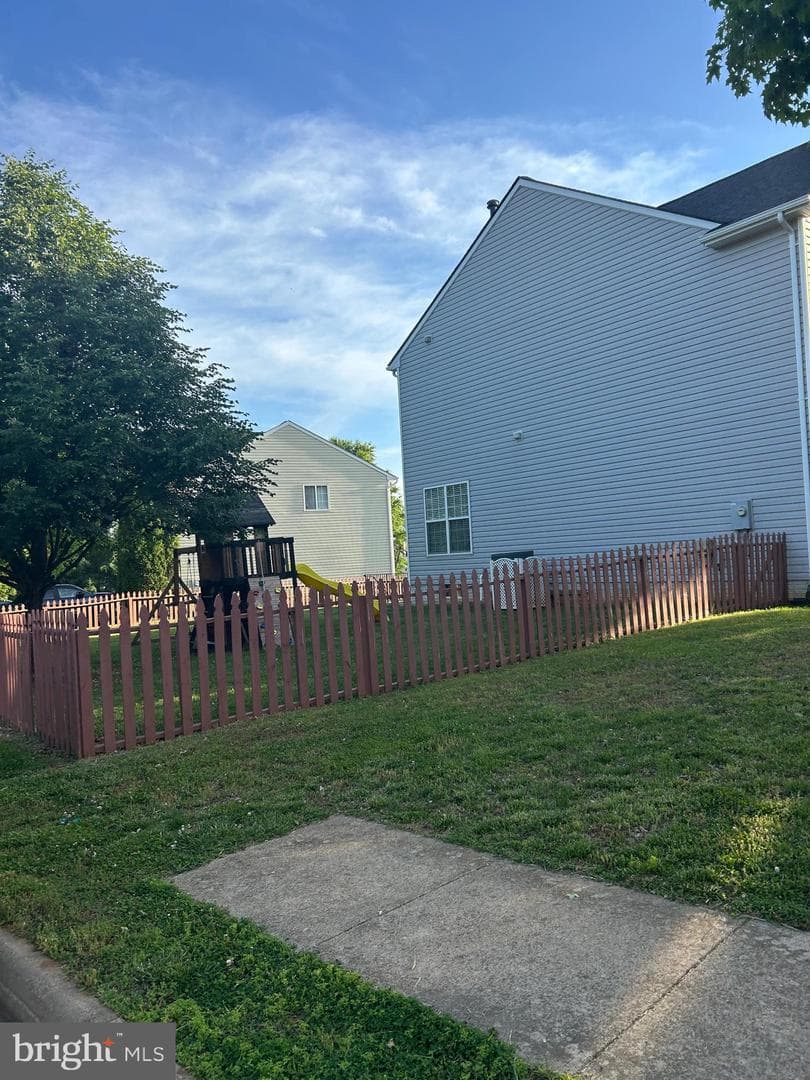 654 Holly Crest Drive photo 43