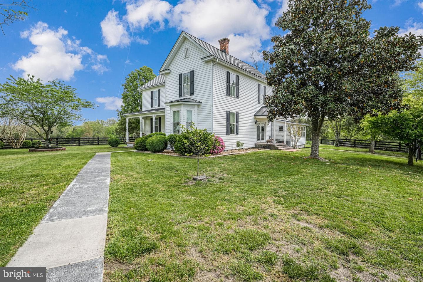 18061 Youngs Lane photo 2