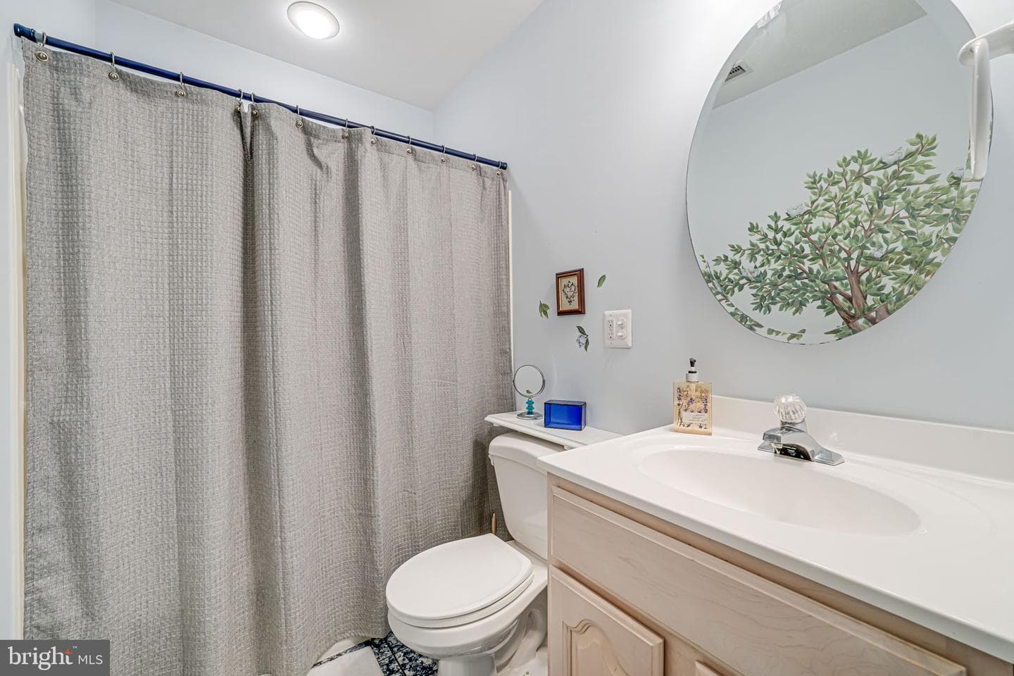 18061 Youngs Lane photo 36