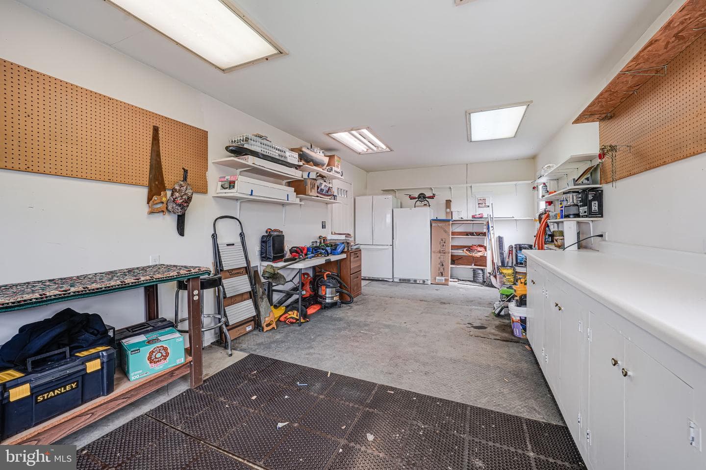 18061 Youngs Lane photo 41