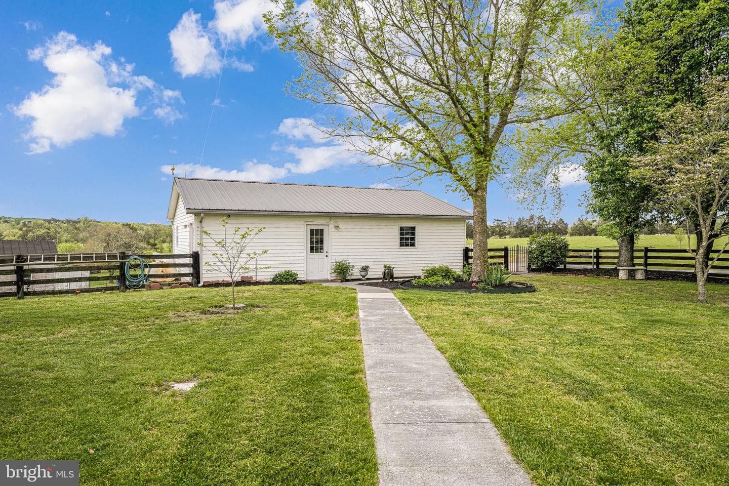 18061 Youngs Lane photo 44