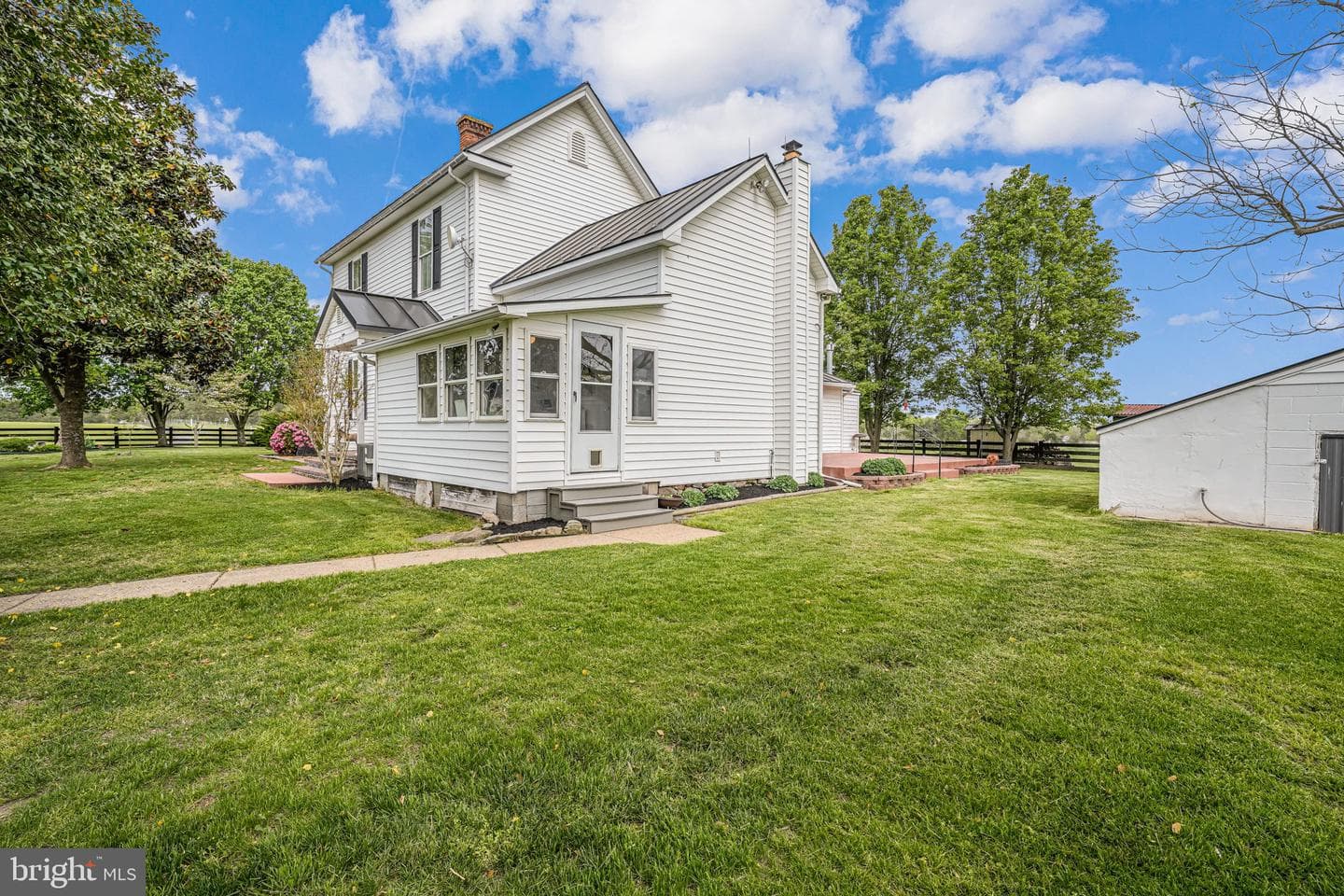 18061 Youngs Lane photo 45