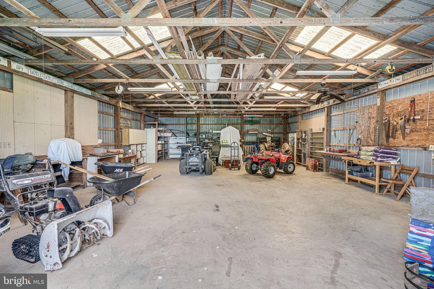 18061 Youngs Lane photo 51