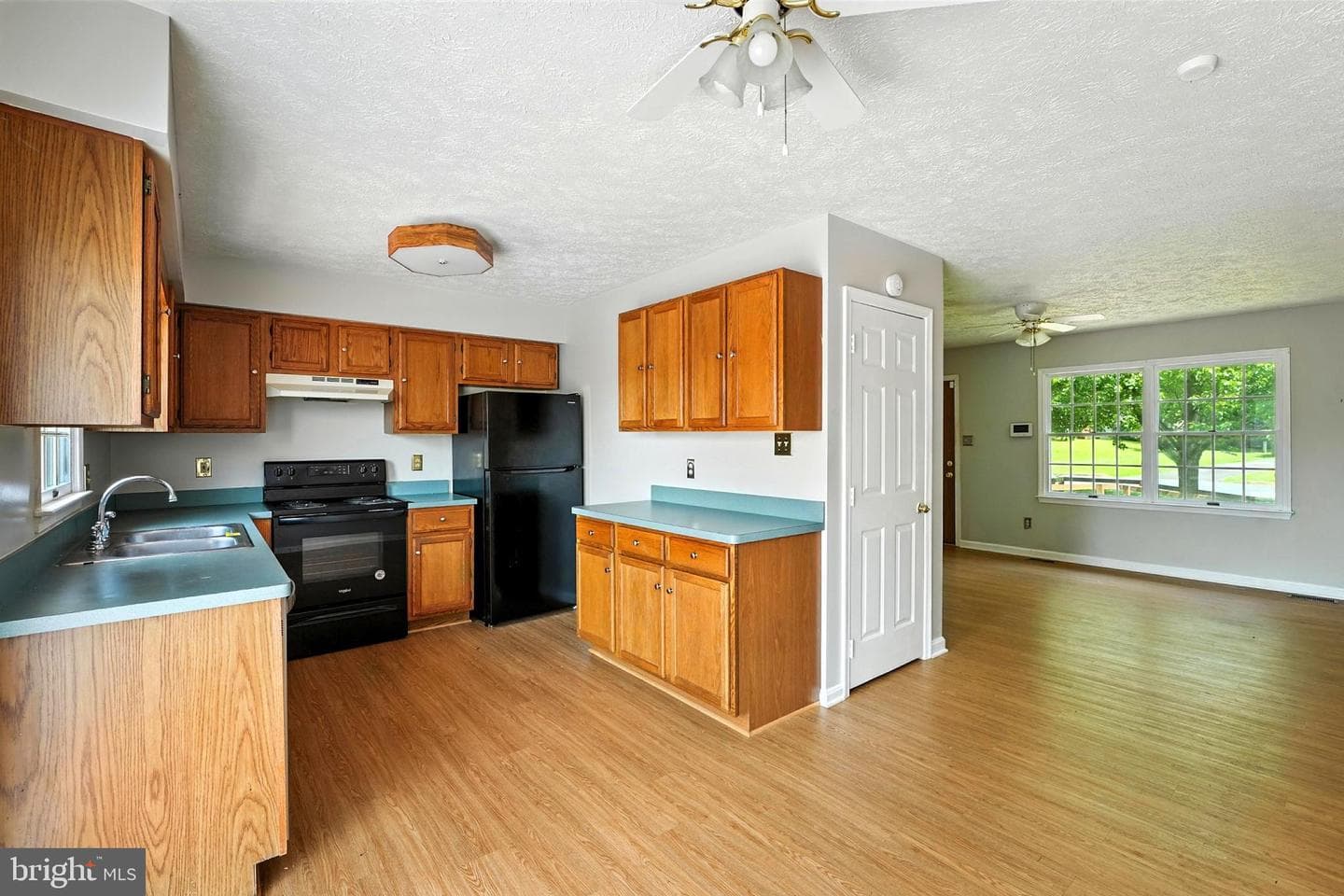 1600 Harrier Lane photo 11