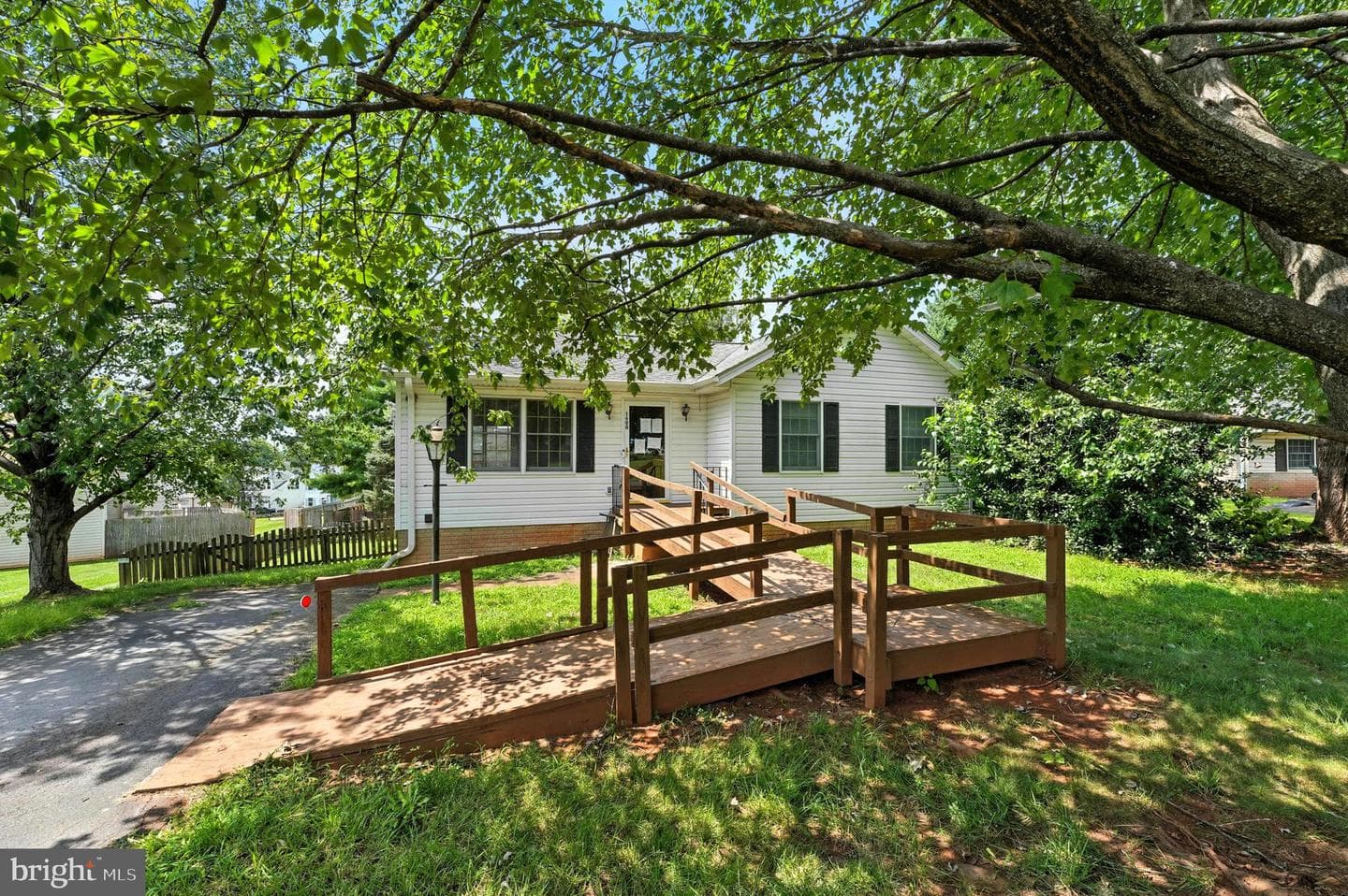 1600 Harrier Lane photo 2