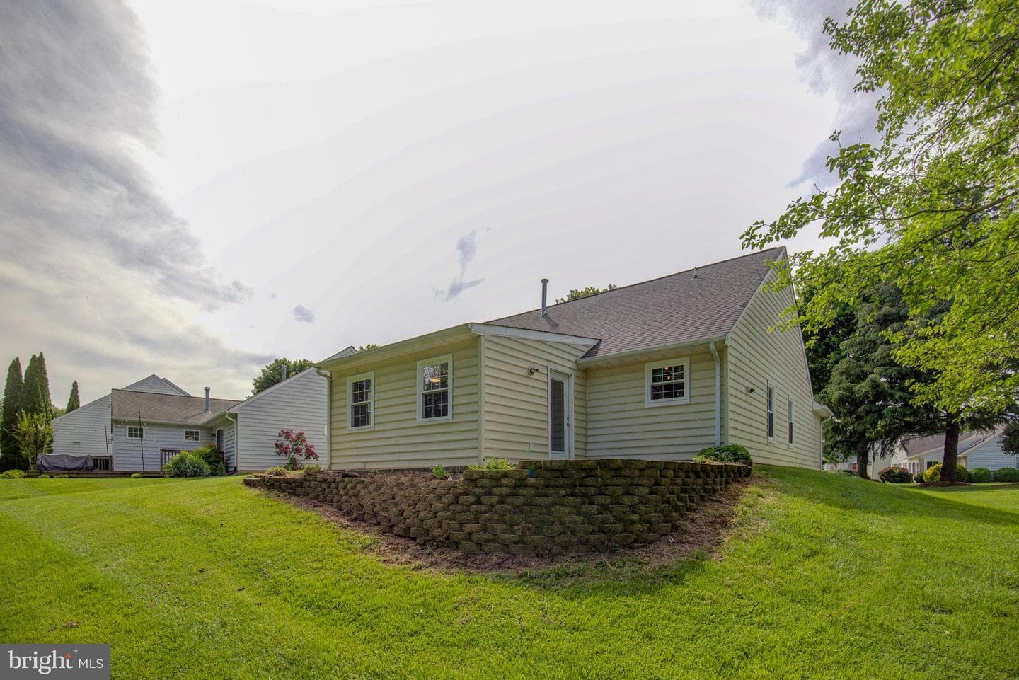 756 Ripplebrook Drive photo 4