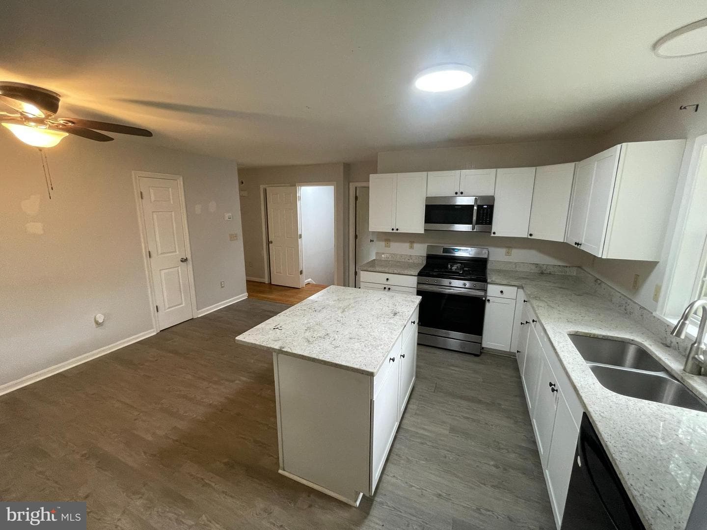 321 Spring Street photo 6