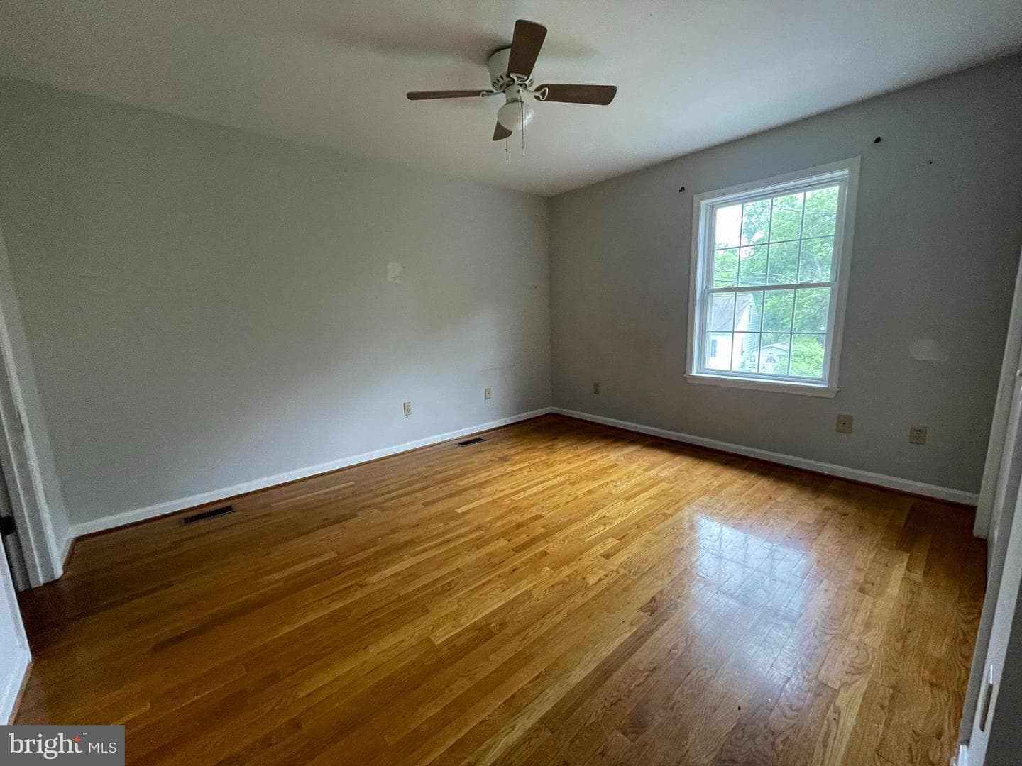 321 Spring Street photo 9