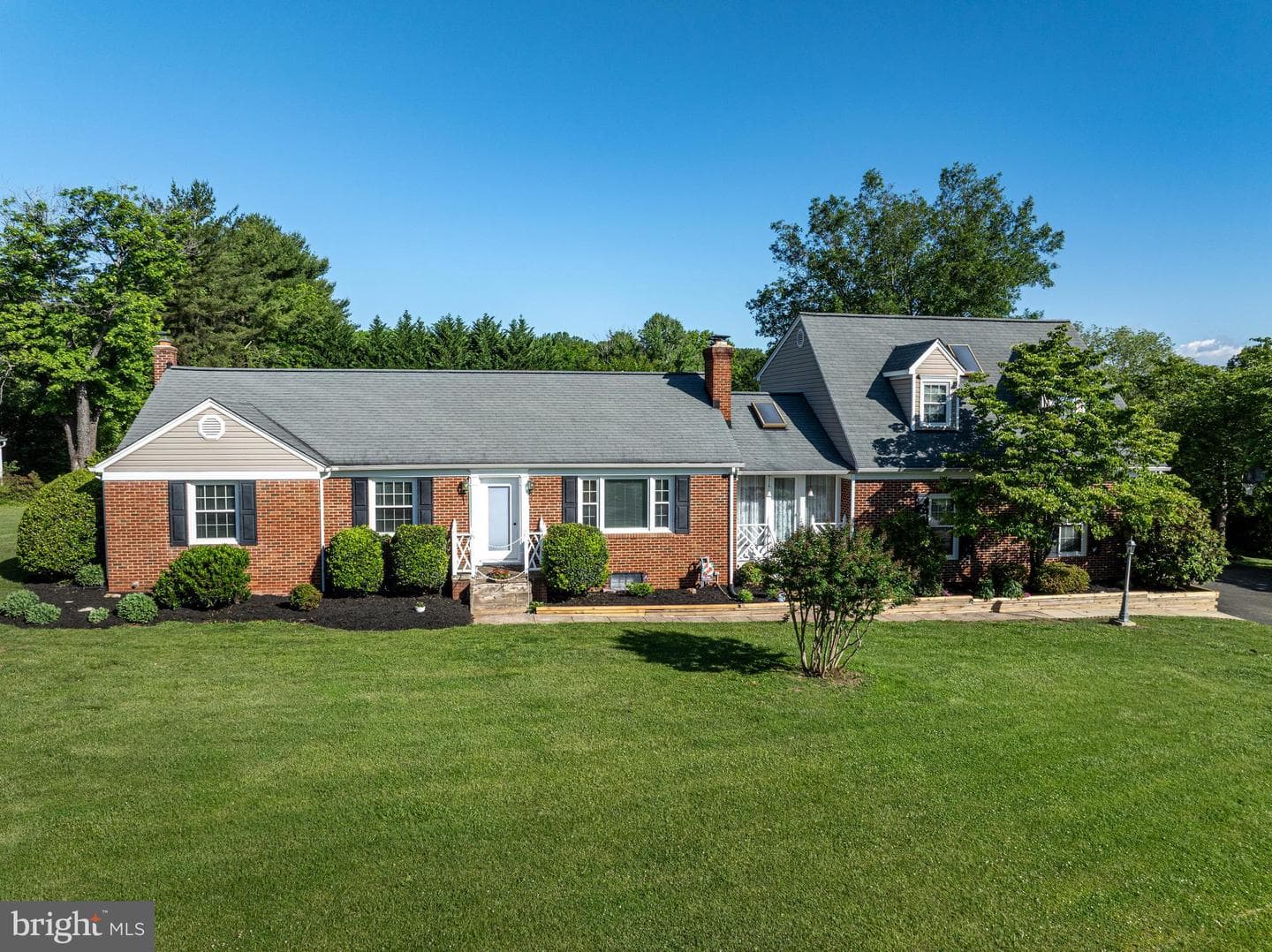 650 Yowell Drive photo 1