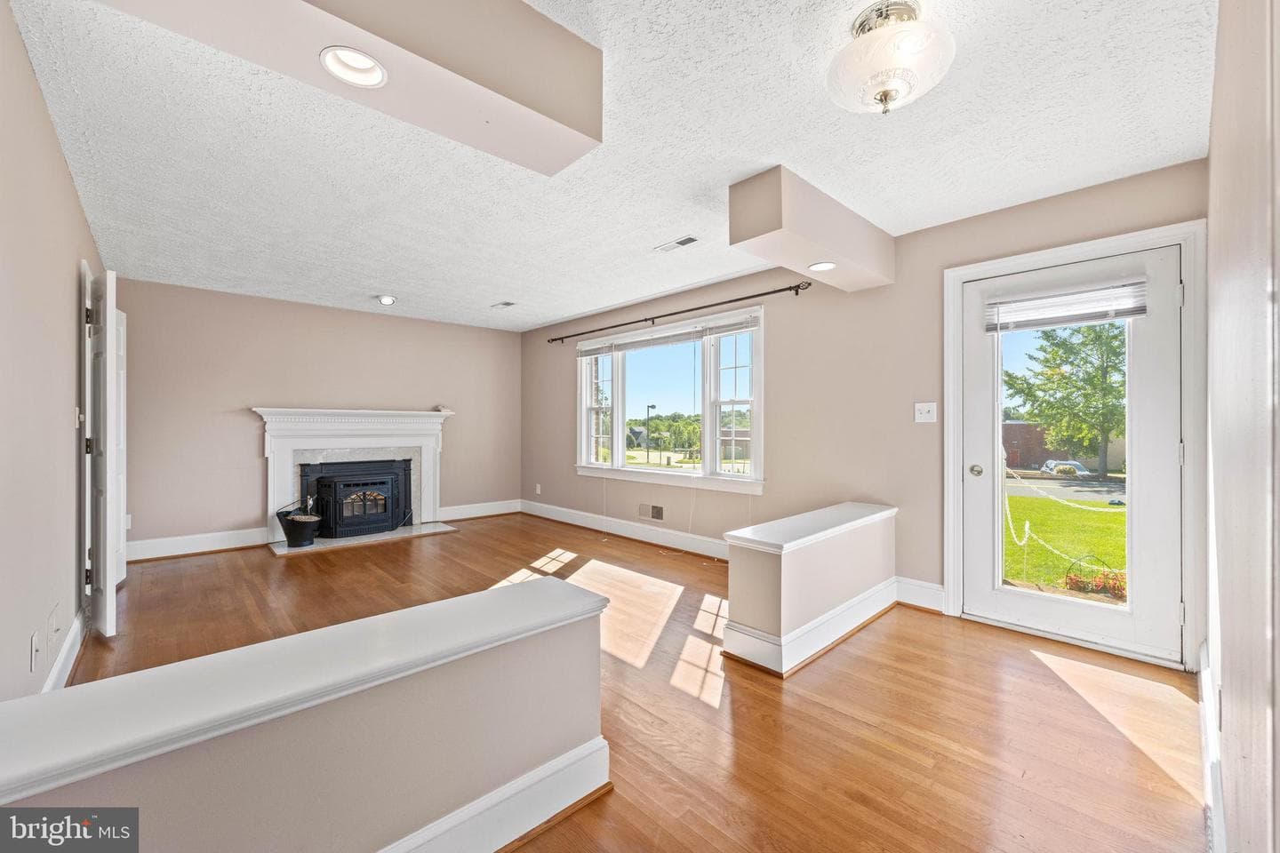650 Yowell Drive photo 19
