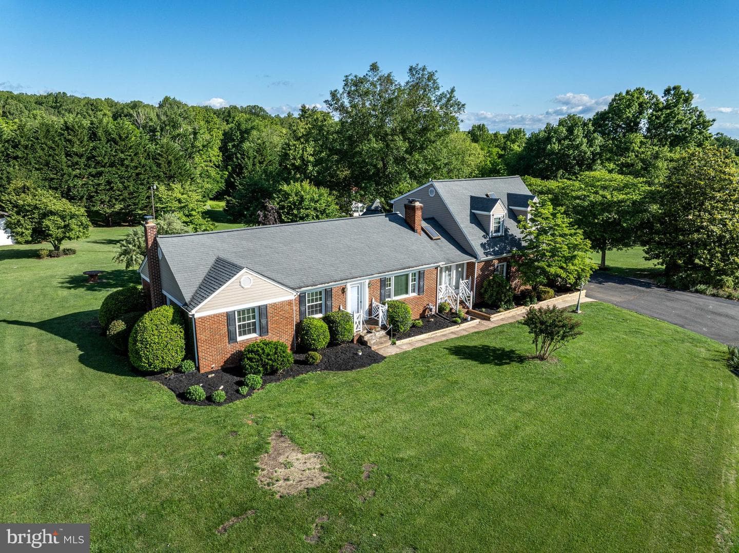 650 Yowell Drive photo 2