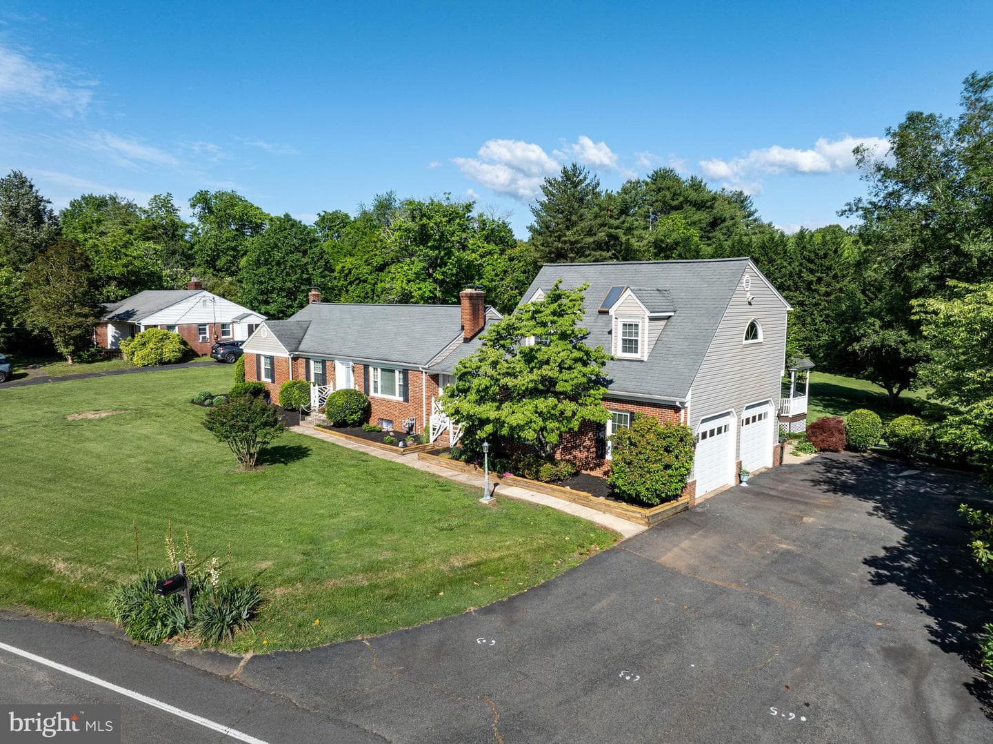650 Yowell Drive photo 3