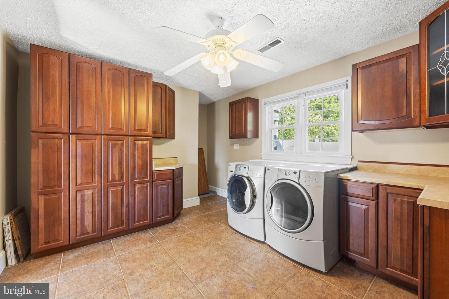 650 Yowell Drive photo 33