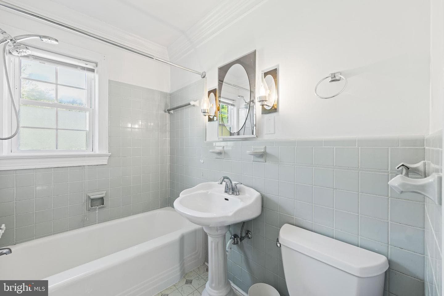 650 Yowell Drive photo 35