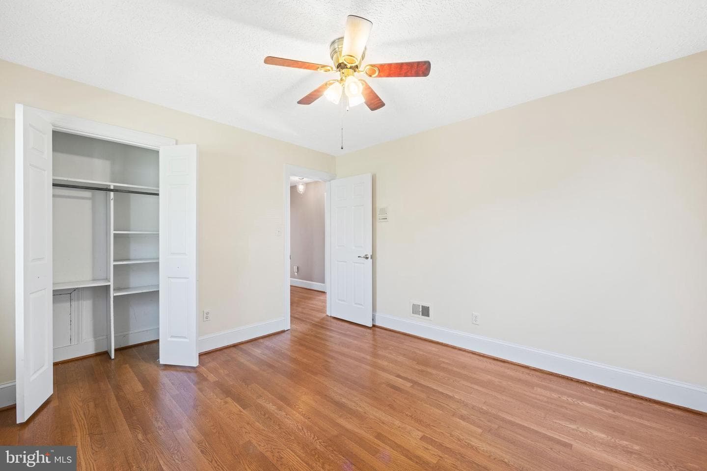 650 Yowell Drive photo 37