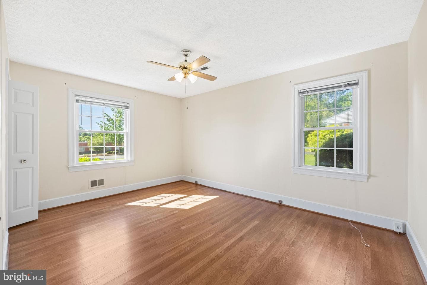 650 Yowell Drive photo 38