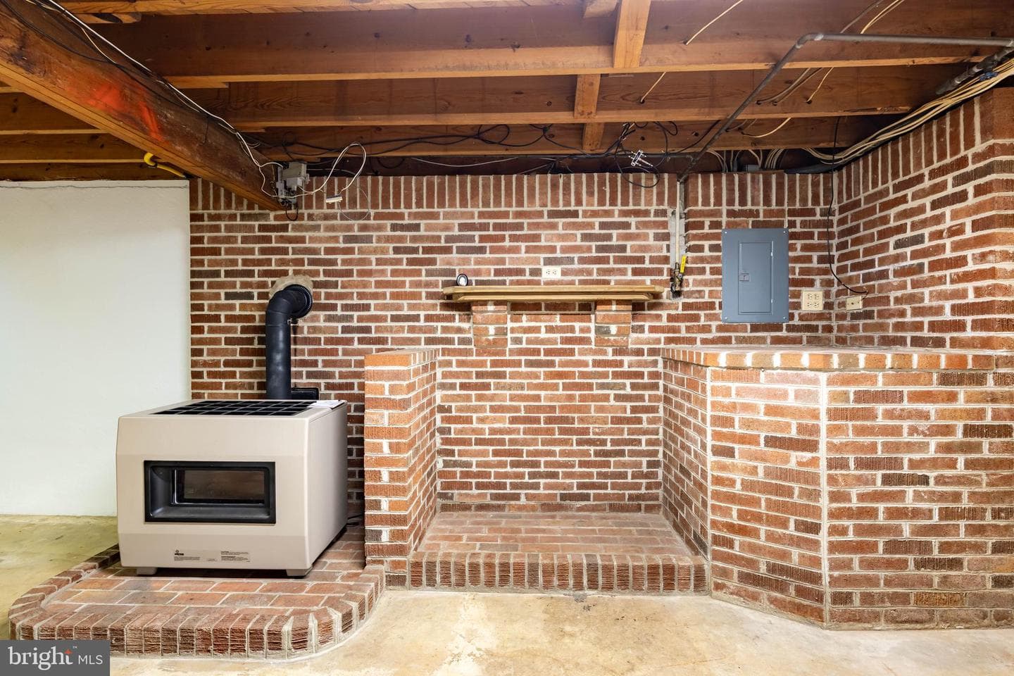 650 Yowell Drive photo 41