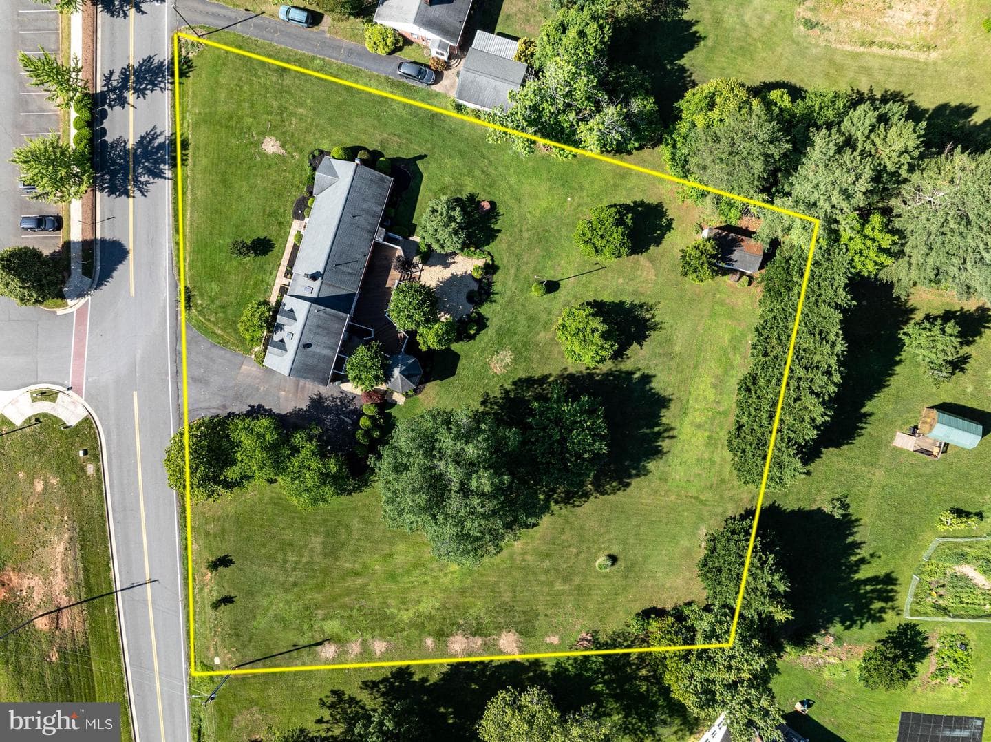 650 Yowell Drive photo 61