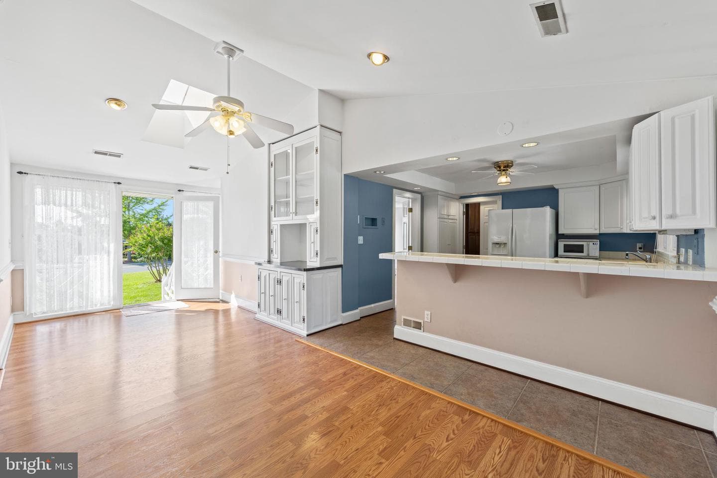 650 Yowell Drive photo 7
