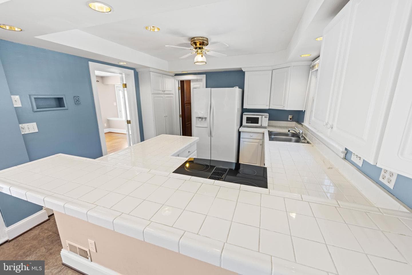 650 Yowell Drive photo 8