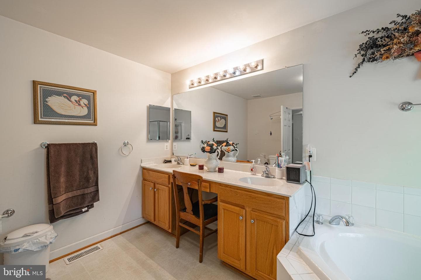 914 Riverdale Cir photo 9
