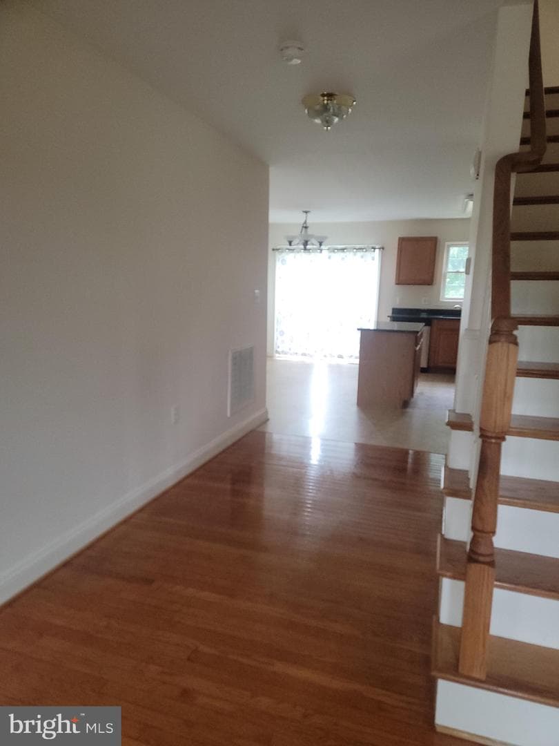 915 Virginia Avenue photo 2