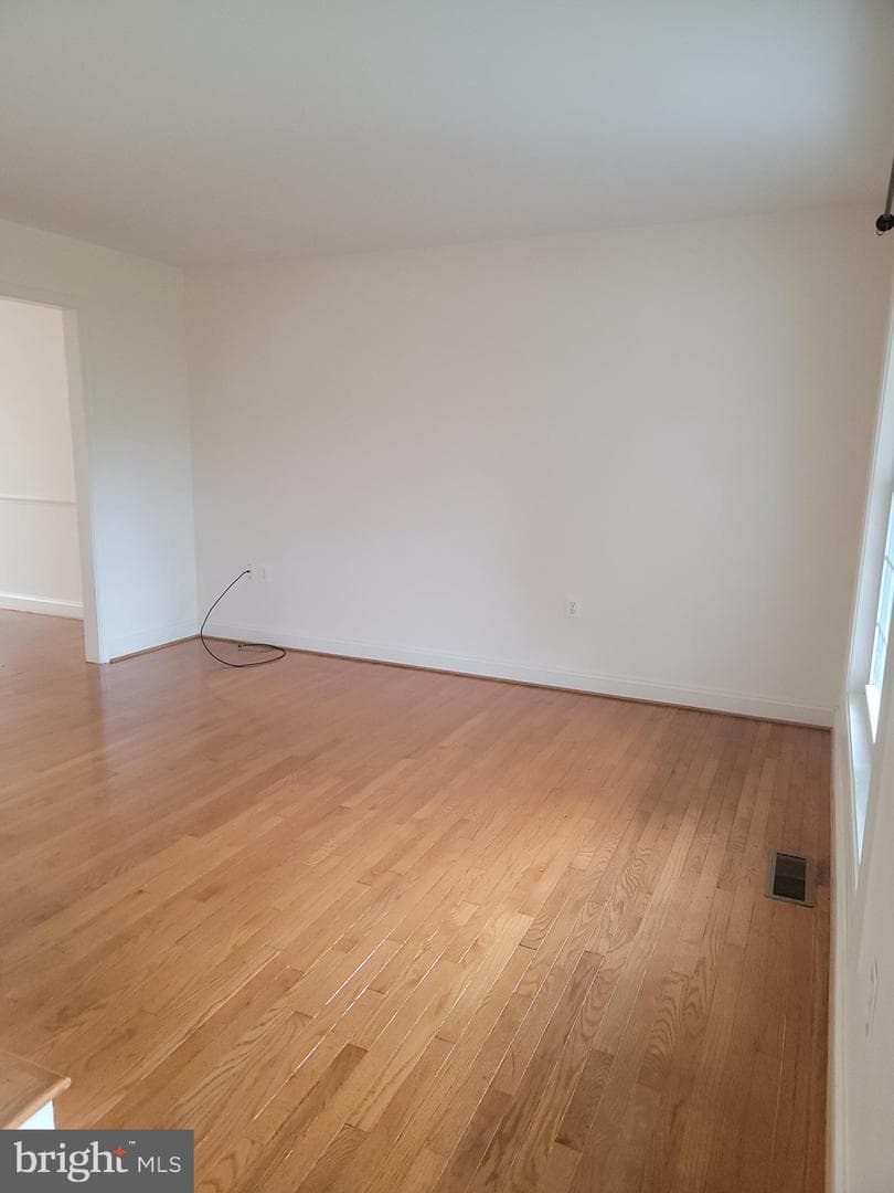 915 Virginia Avenue photo 4