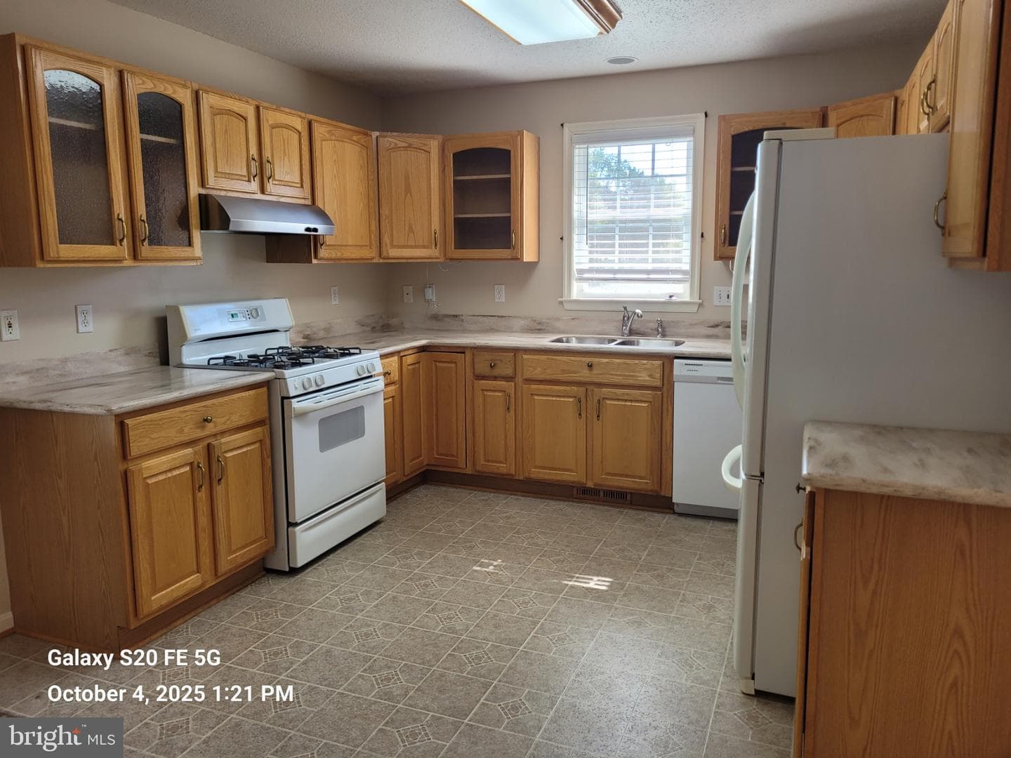 1673 Pin Oak Drive photo 5
