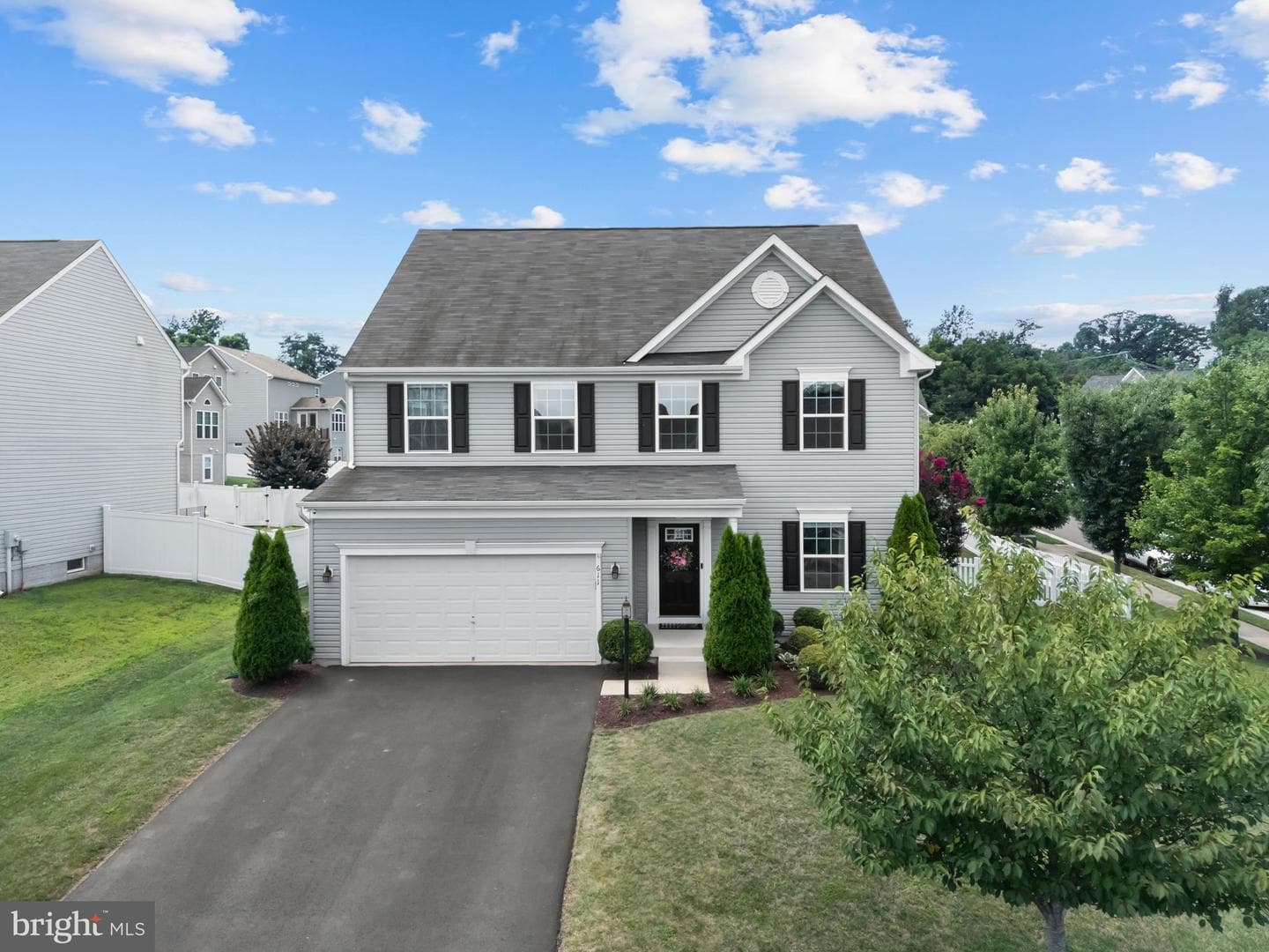 611 Kingsbrook photo 2