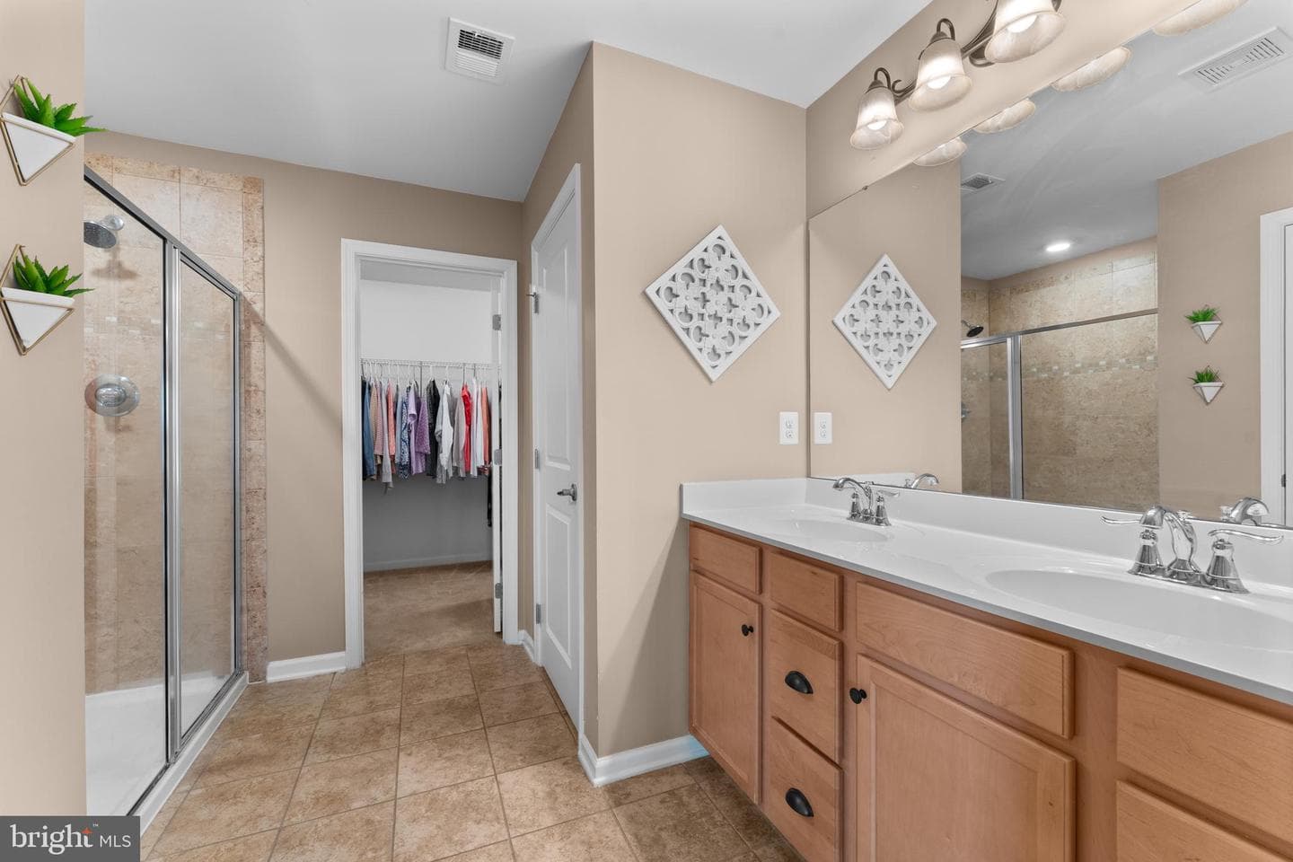 611 Kingsbrook photo 20