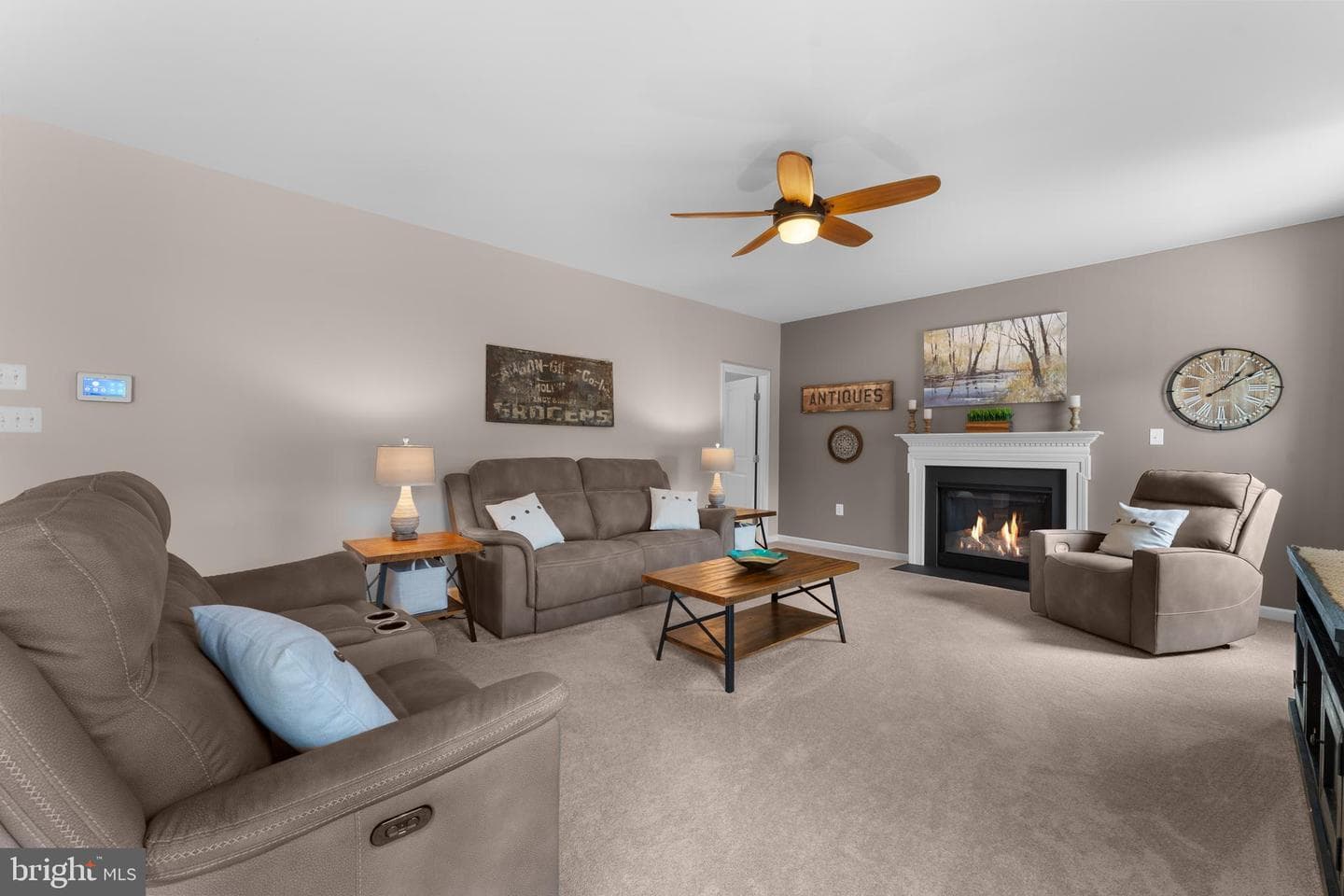 611 Kingsbrook photo 9