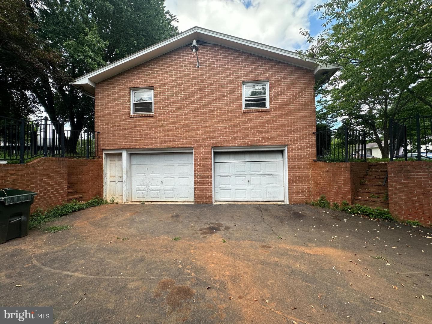 880 Hilltop Drive photo 3