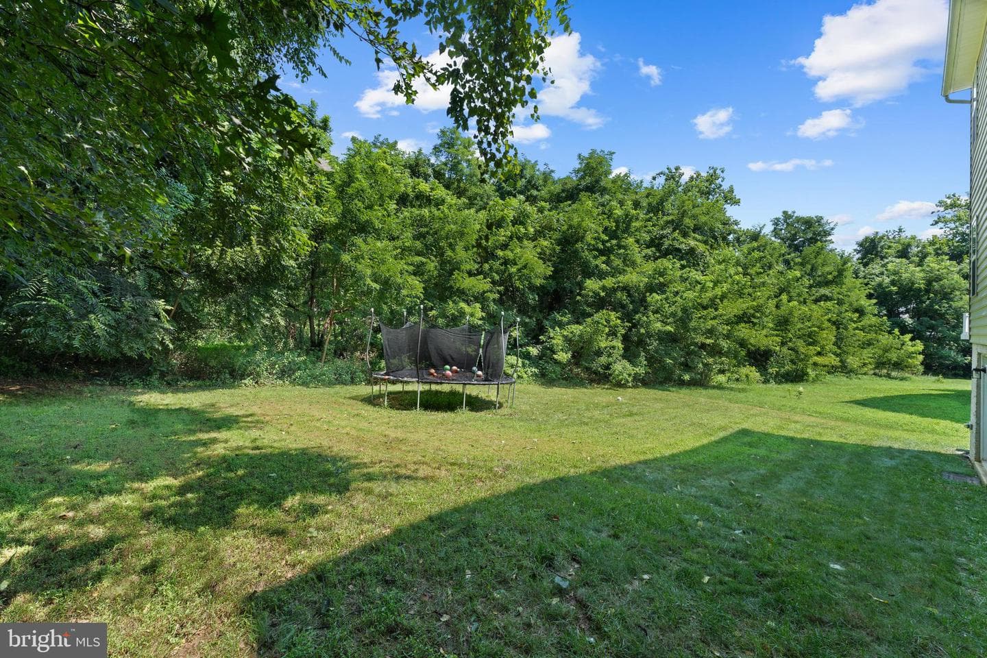 702 Monument photo 40