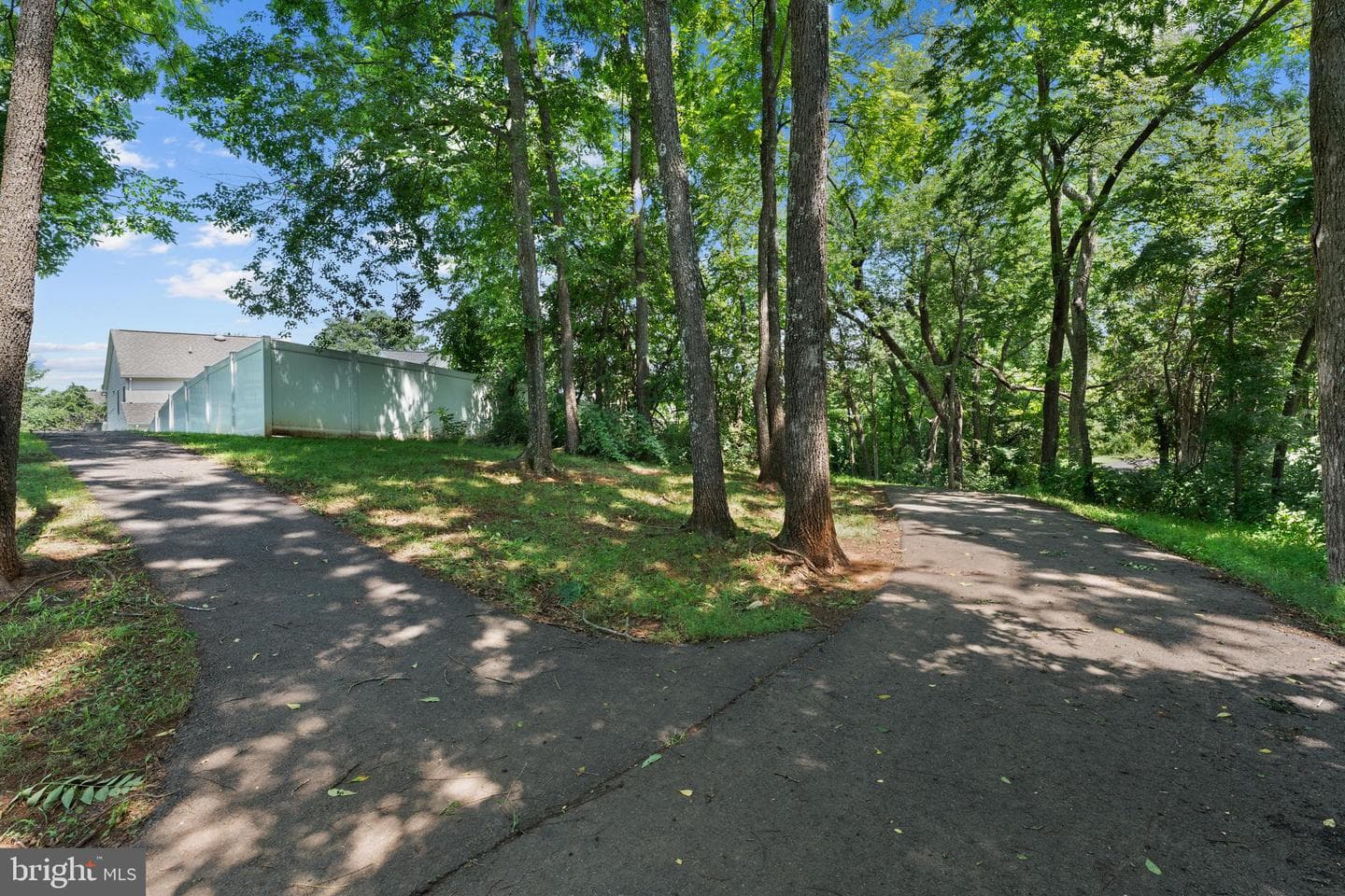 702 Monument photo 42