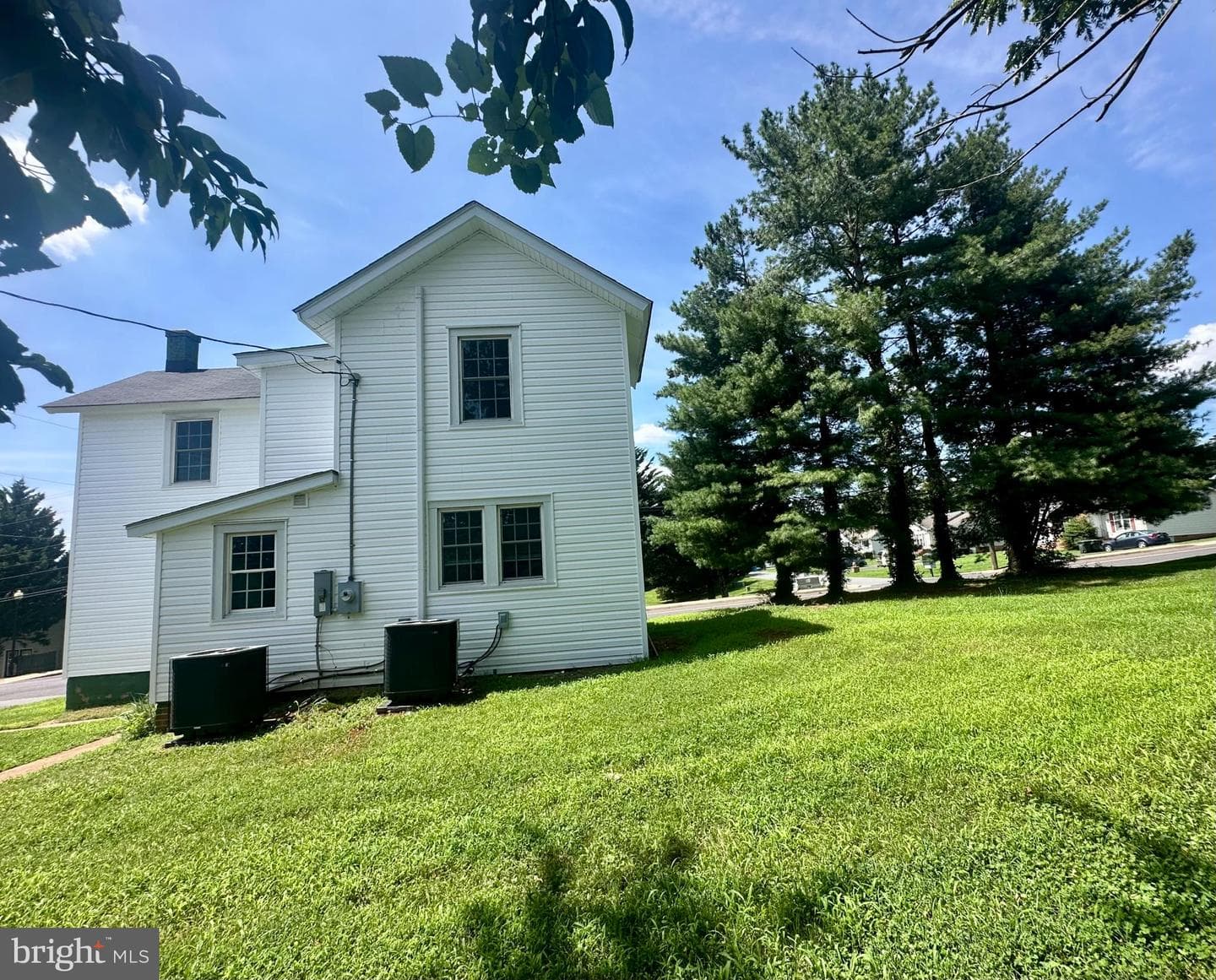 301 Virginia Avenue photo 2