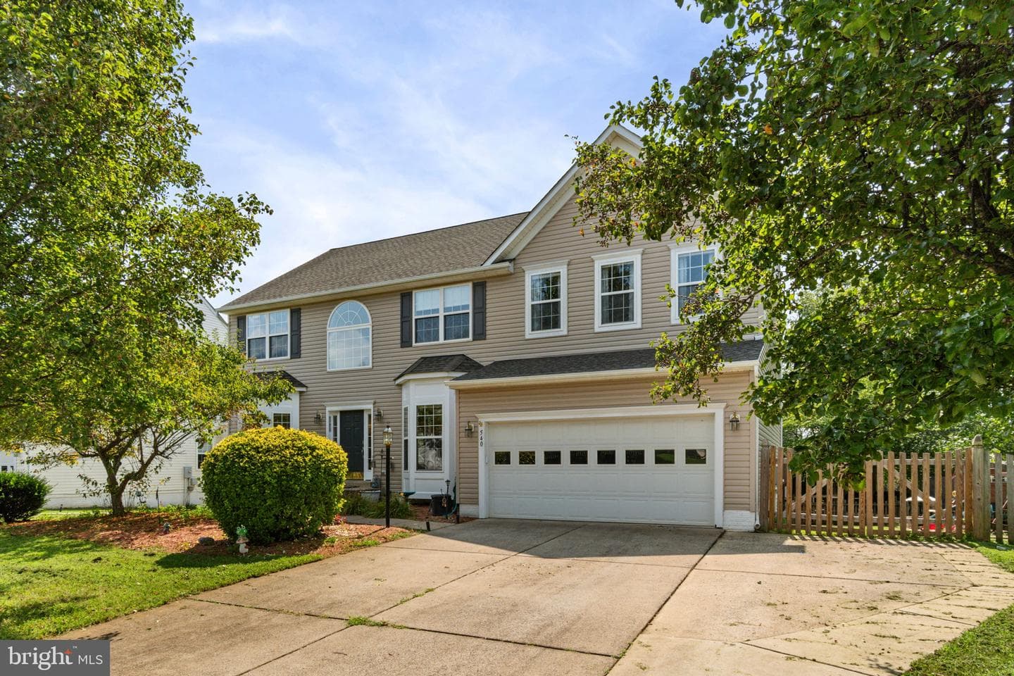 540 Greenbriar Drive photo 2