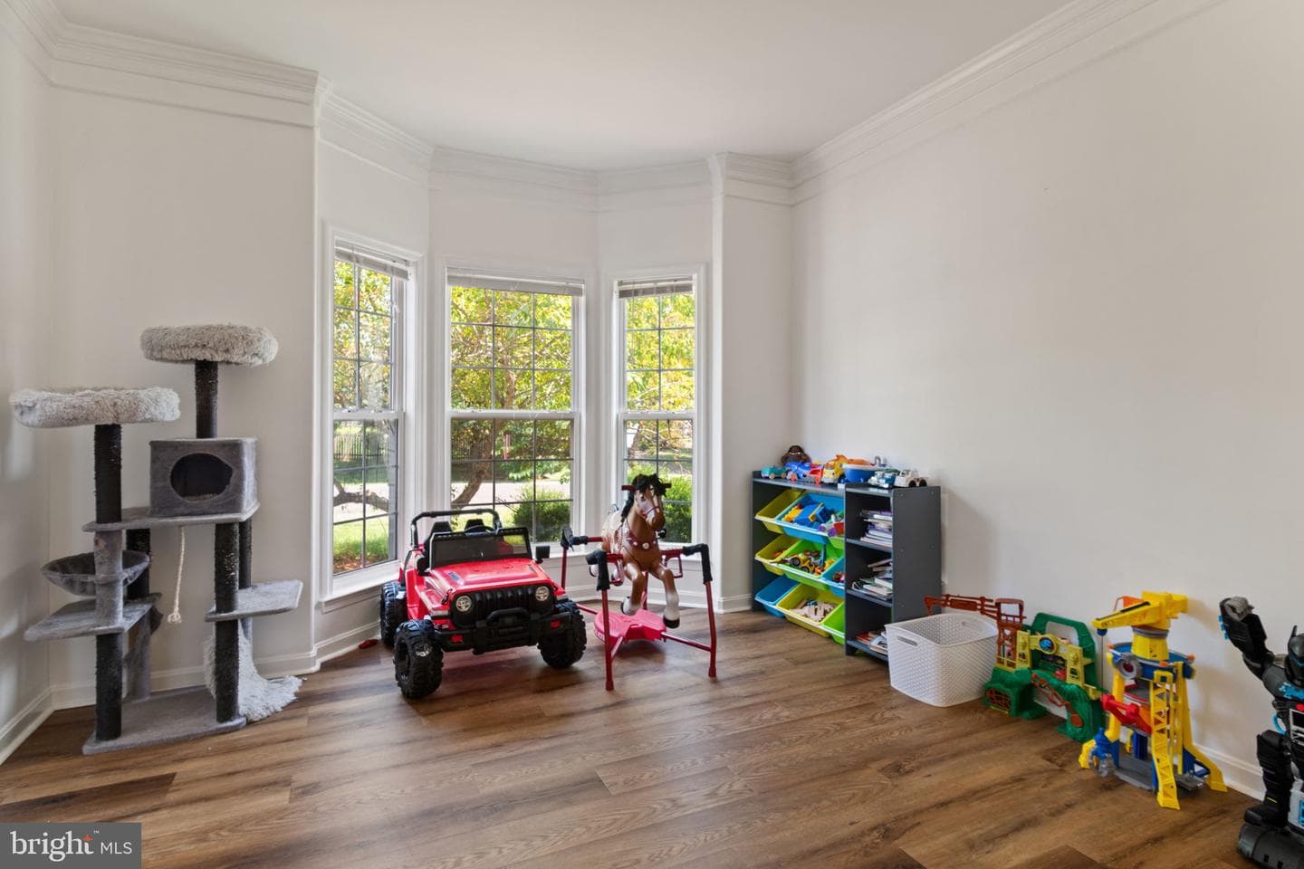540 Greenbriar Drive photo 23