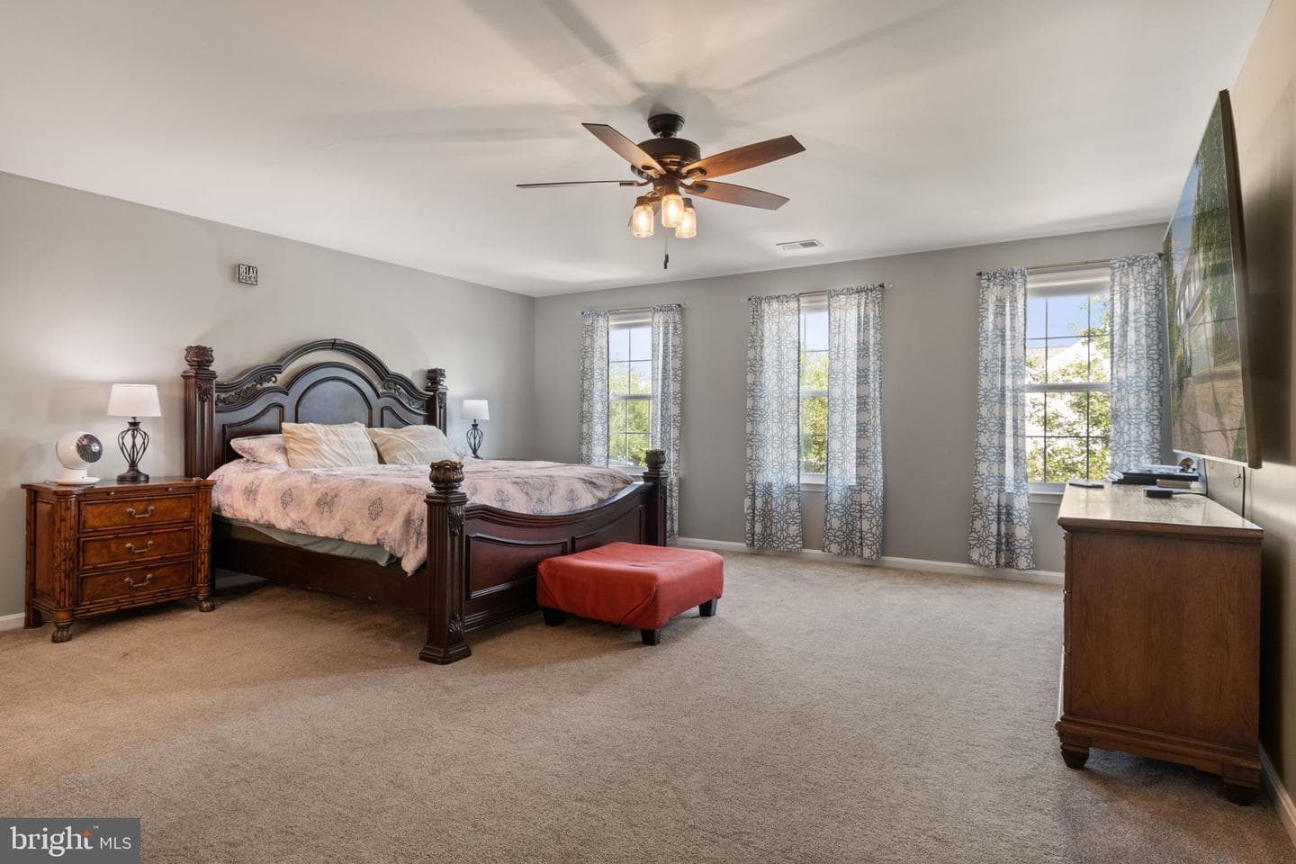 540 Greenbriar Drive photo 27
