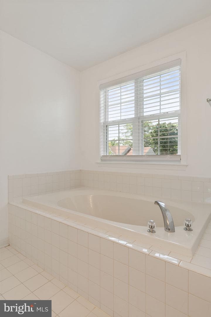 540 Greenbriar Drive photo 30