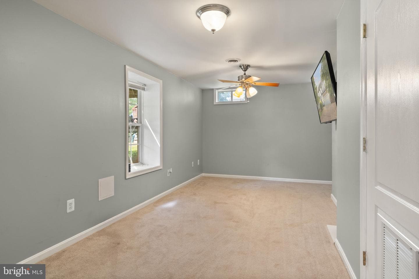 540 Greenbriar Drive photo 42