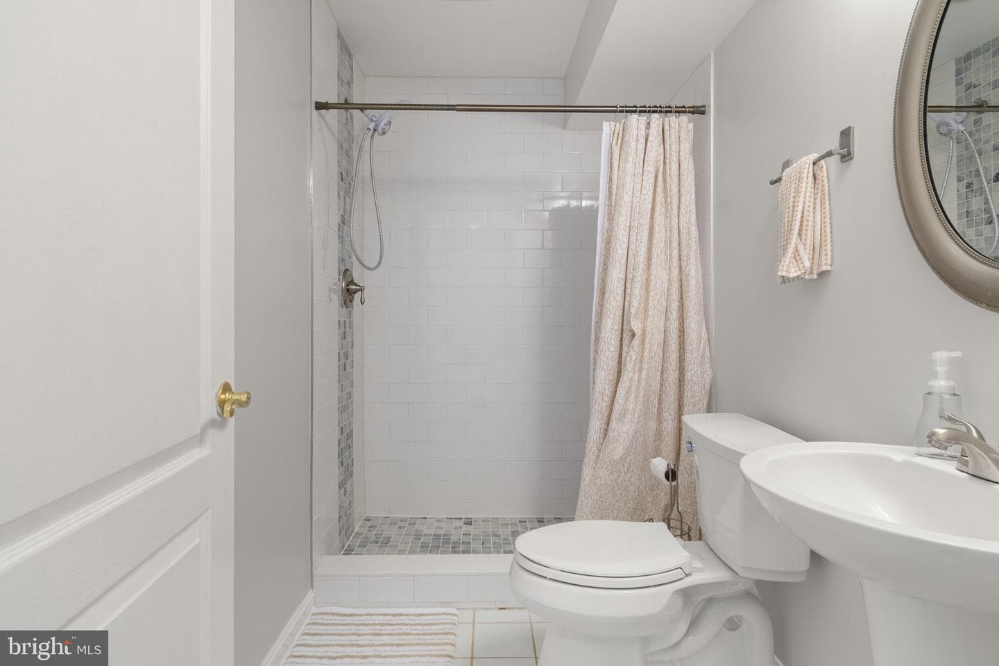 540 Greenbriar Drive photo 43