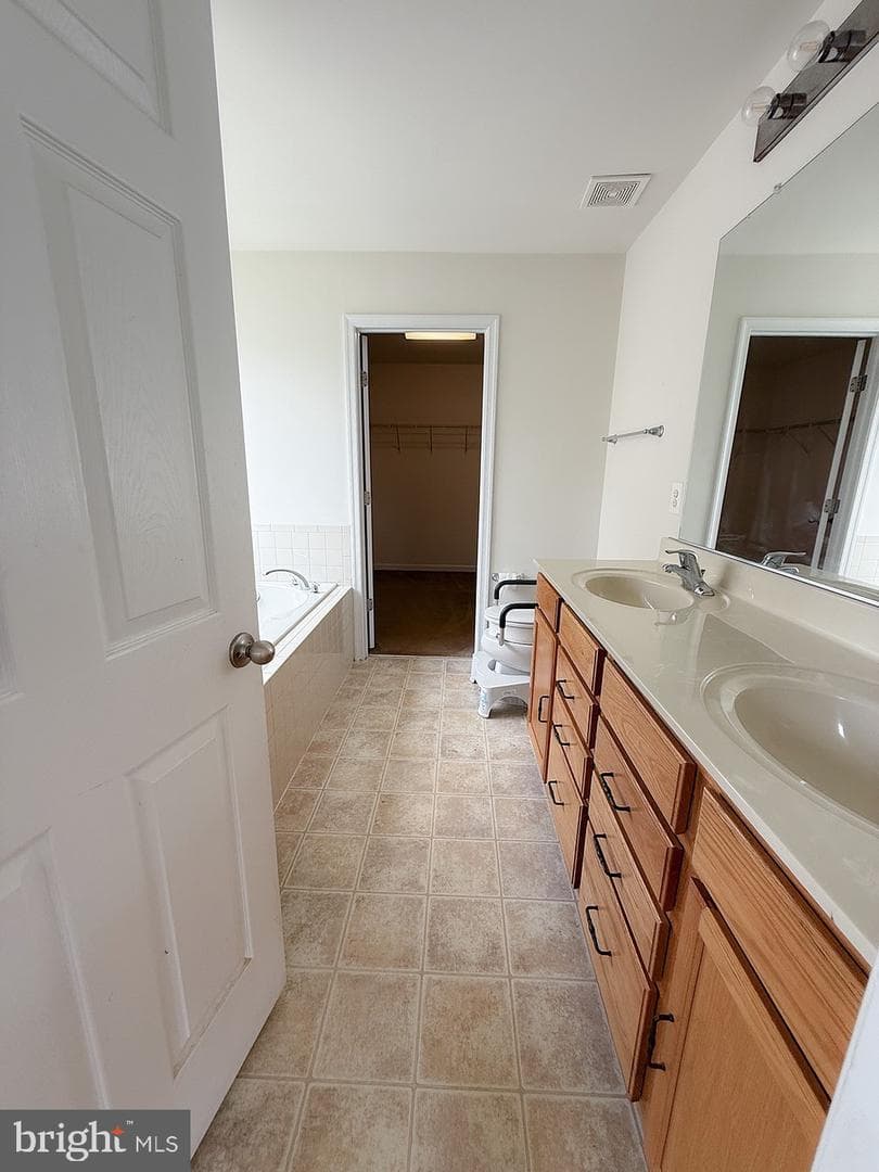 608 Hunters Rd photo 25