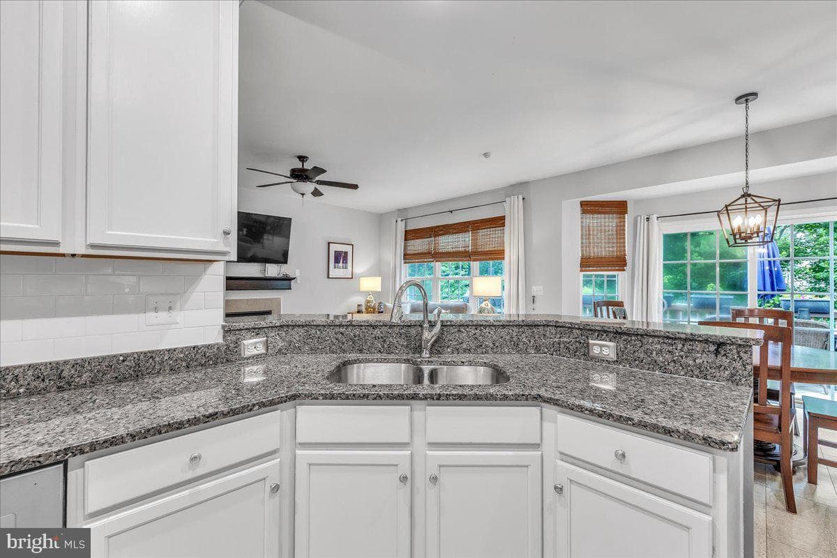 254 Whitworth Drive photo 12