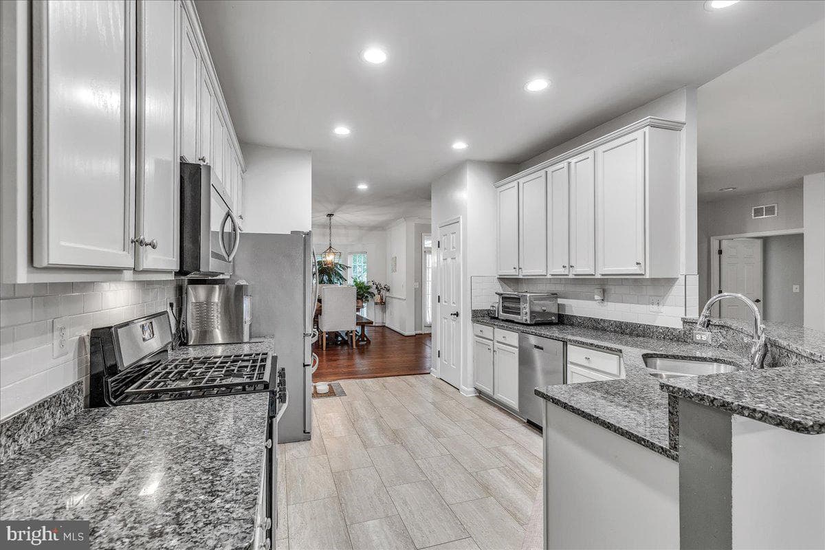 254 Whitworth Drive photo 14