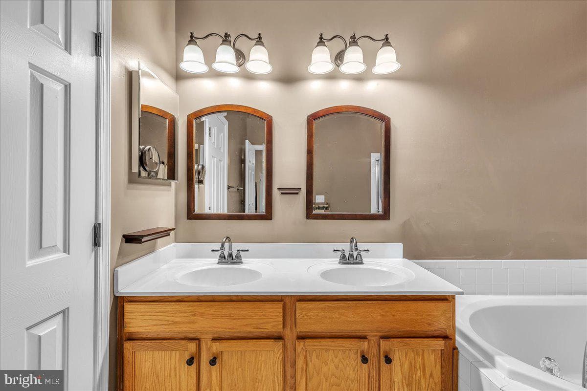254 Whitworth Drive photo 25